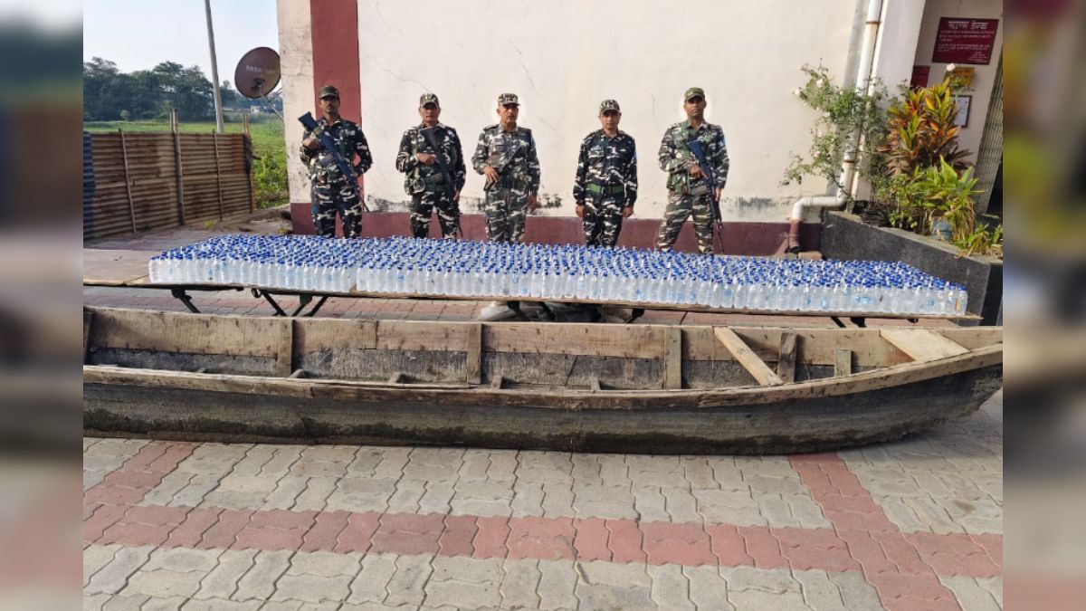 नाव के सहारे नदी में शराब की तस्करी देख चकराया पुलिस का सिर, भारत-नेपाल सीमा पर 387 लीटर नेपाली शराब बरामद