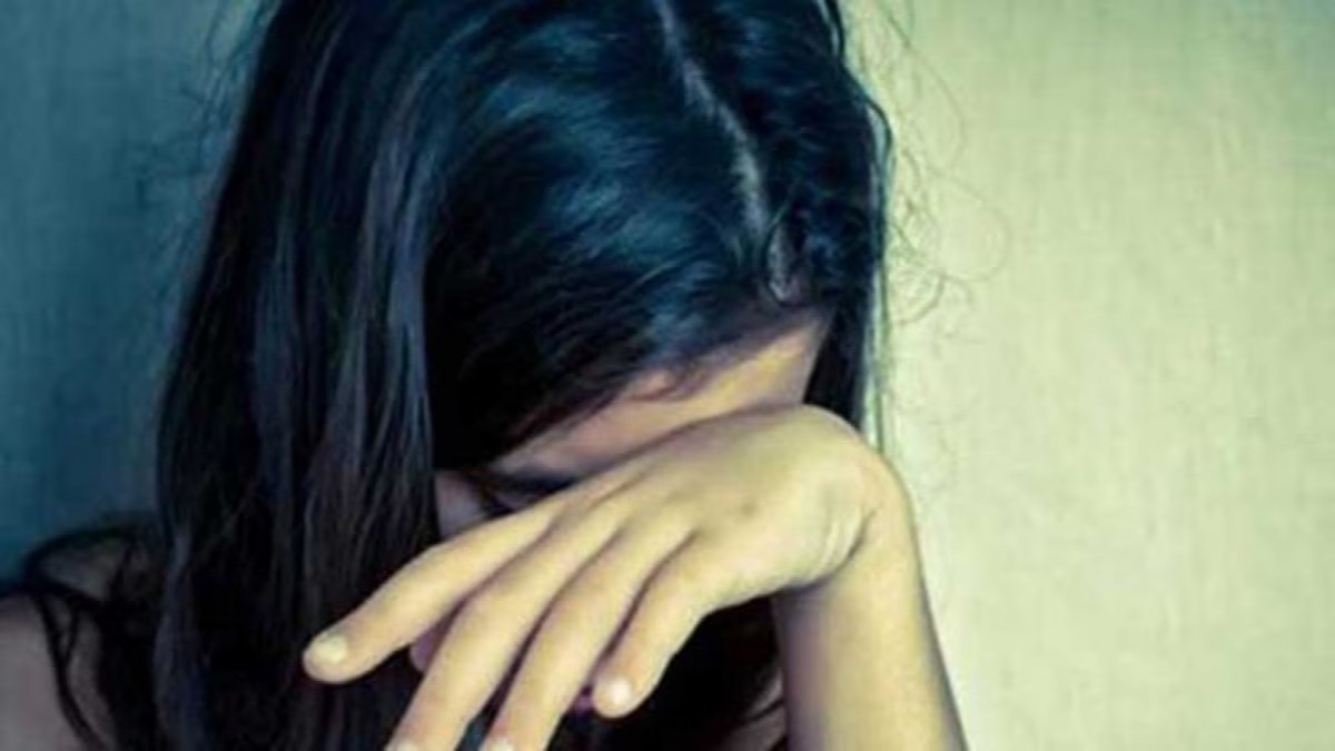शर्मनाक: खेत में काम करने गई महिला के साथ चार युवकों ने किया गैंगरेप, एक आरोपी की हुई पहचान, जांच में जुटी पुलिस
