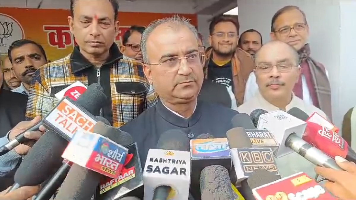 स्वास्थ्य मंत्री मंगल पांडे ने तेजस्वी यादव को बताया बेरोजगार, कहा- रोजगार खोजने के लिए इधर से उधर भटक…