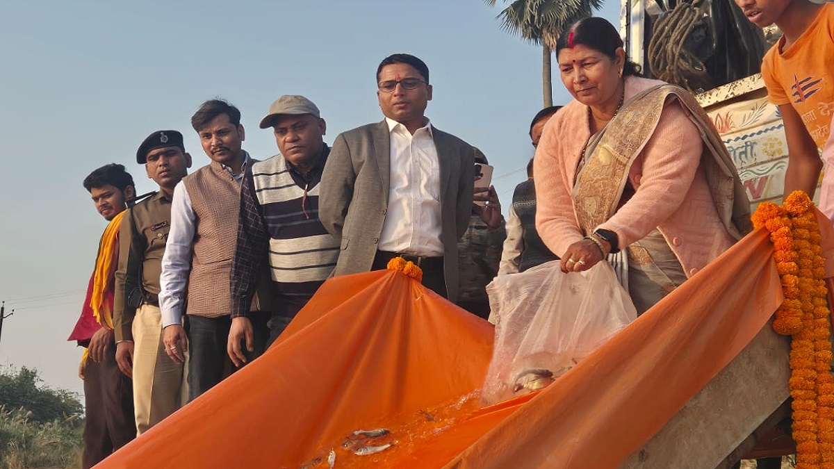 सारण: गंगा नदी में रिवर रैचिंग कार्यक्रम का हुआ शुभारंभ, मछली उत्पादन को बढ़ावा देना उद्देश्य