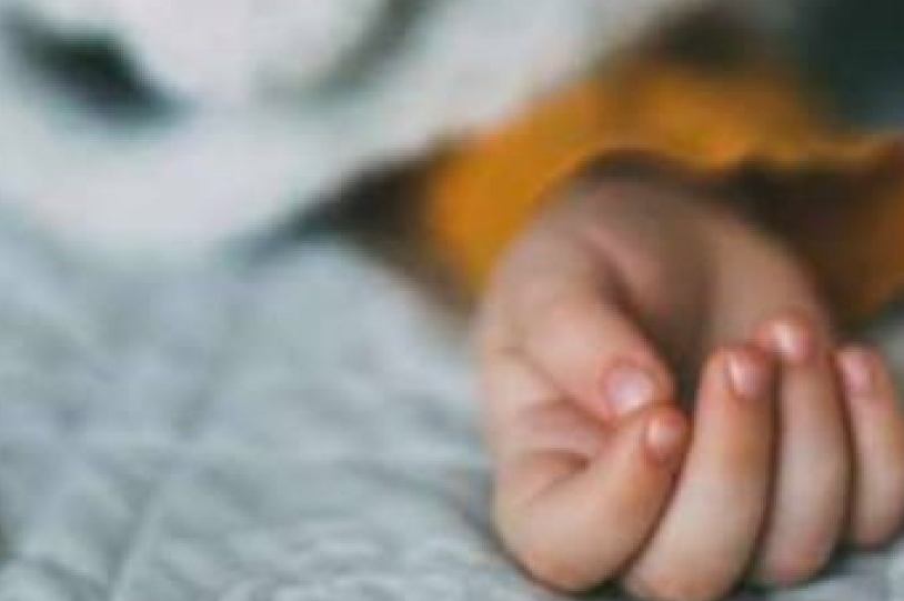 घर के आंगन के बाहर खेल रही थी मासूम, तभी हुआ कुछ ऐसा, परिजनों का रो-रोकर बुरा हाल