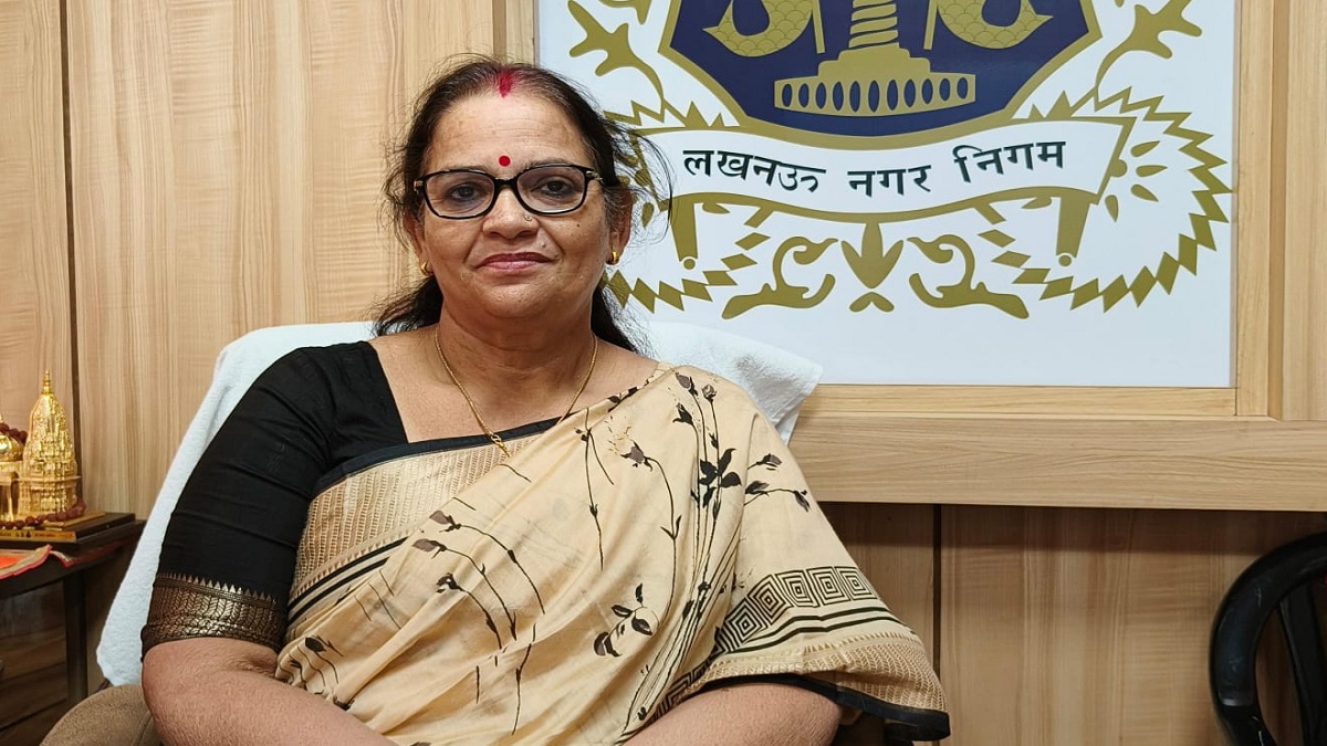 लखनऊ नगर निगम क्षेत्र में फैली अव्यवस्था पर जमकर बिफरी महापौर, अधिकारियों को दिए कड़े निर्देश