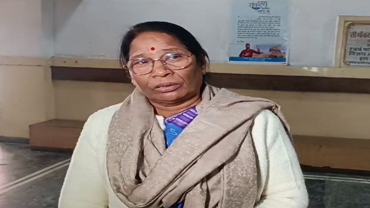 UP HC के न्यायाधीश के खिलाफ महाभियोग का मामला: सांसद सुमित्रा बाल्मीकि बोलीं- धराशाई हो जाएगा प्रस्ताव, कोरी डायरी रखने वाले की बहन संविधान पर दे रही लेक्चर