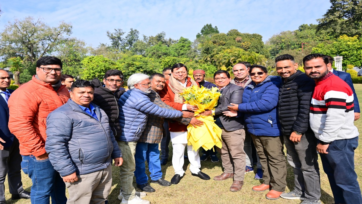 CM धामी से मिले उत्तरांचल प्रेस क्लब के नव निर्वाचित सदस्य, मुख्यमंत्री बोले- मीडिया लोकतंत्र का चौथा स्तंभ, सरकार को जनहित मुद्दों से कराती है अवगत
