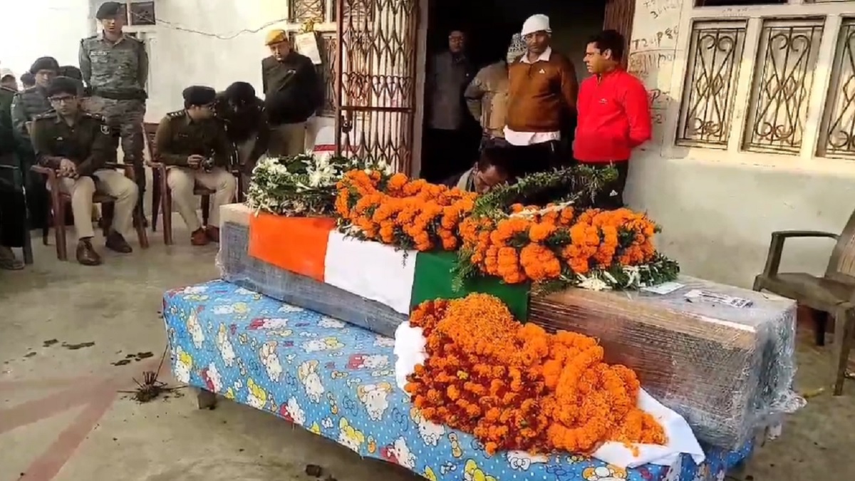 ‘बुझ गया घर का दीप…’, पंचतत्व में विलीन हुए IPS हर्षवर्धन सिंह, राजकीय सम्मान के साथ हुआ अंतिम संस्कार