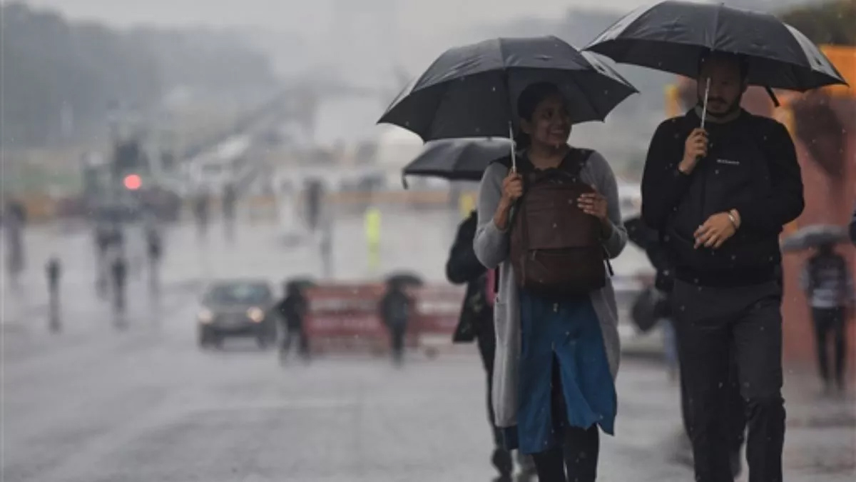 दिल्ली में बारिश के बाद AQI में सुधार, GRAP-4 की पाबंदियां हटीं, लागू रहेंगे ग्रैप- 3 के नियम