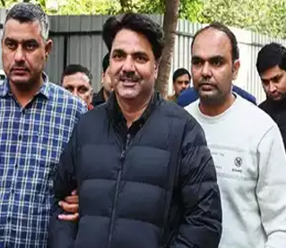 AAP का BJP पर हमला, कहा- चुनाव के चलते नरेश बालियान की गिरफ्तारी कराई