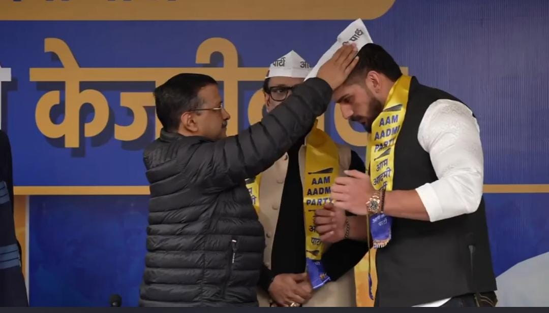 Delhi Election: फिटनेस इन्फ्लुएंसर रोहित दलाल समेत 80 बॉडी बिल्डर AAP में हुए शामिल