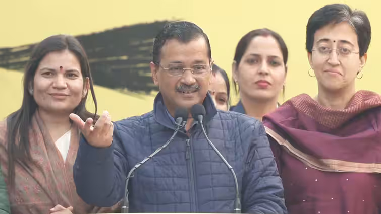 चुनाव से पहले दिल्ली की महिलाओं को केजरीवाल ने दी बड़ी सौगात, मिलेंगे इतने हजार रुपये, मुख्यमंत्री महिला सम्मान निधि को दी मंजूरी