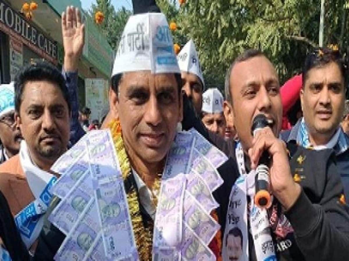 AAP के एक और विधायक ने किया चुनाव लड़ने से इनकार, पार्टी ने महेंद्र चौधरी को दिया टिकट