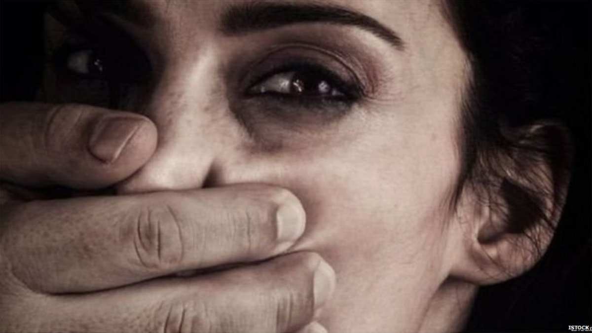 फूफा के घर में दोस्त ने लूटी छात्रा की अस्मत: डरा धमका कर जबरन किया दुष्कर्म, दोस्त और भाई ने बनाया Video, फिर…