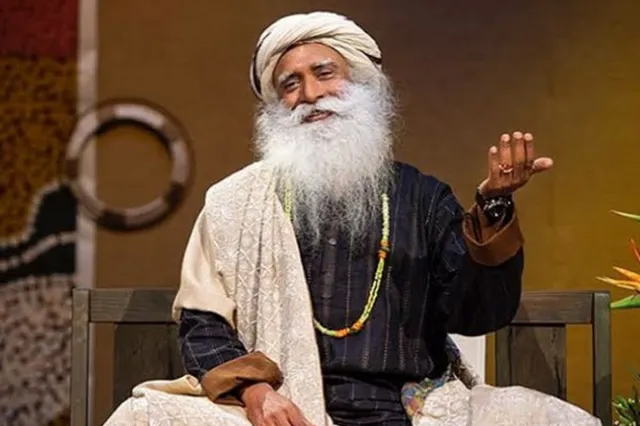 जग्गी वासुदेव का बड़ा दावा! इलेक्ट्रिक गाड़ियां पर्यावरण के लिए अनुकूल नहीं, तर्क सुनकर आप भी चौंक जाएंगे