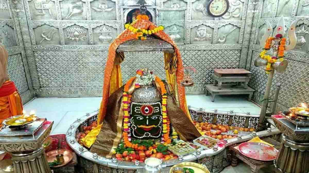 Mahakal Darshan: नए साल पर बाबा महाकाल के दरबार में विशेष व्यवस्था, VIP सुविधा बंद और भस्म आरती बुकिंग भी रद्द, जानें कैसे होंगे दर्शन