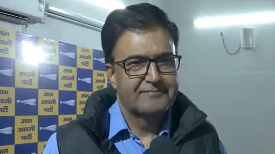 दिल्ली बार काउंसिल के वाइस चेयरमैन पद से हटाने के बाद AAP के संजीव नासियार का BJP पर  हमला, कहा- ‘मैं जांच से डरने वाला नहीं’