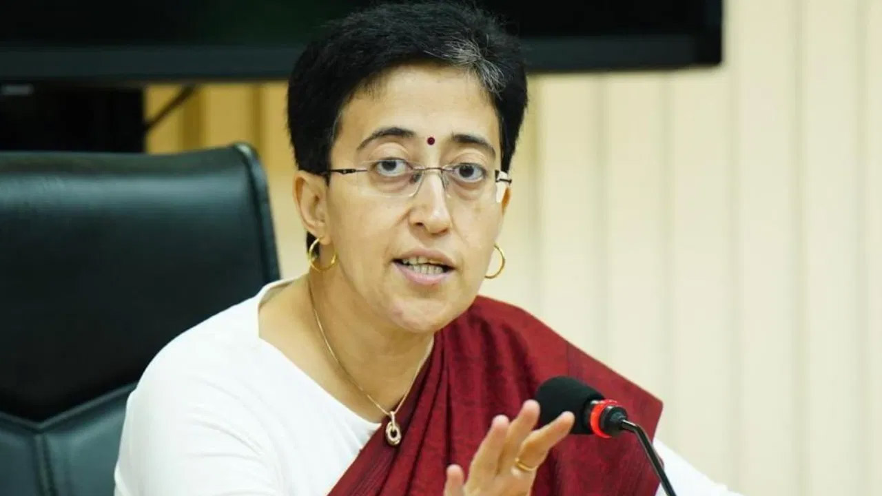 दिल्ली में कानून व्यवस्था पर CM आतिशी की केंद्र को चेतावनी, कहा- अपने इकलौते काम में फेल..