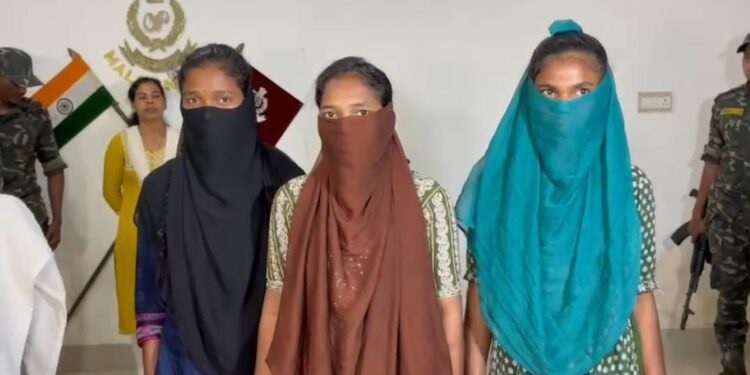 मलकानगिरी के जंगलों से पकड़ाई 3 महिला नक्सली