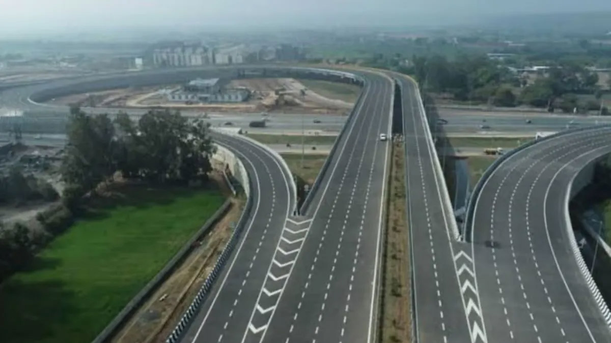 Delhi-Dehradun Expressway: नए साल में दिल्ली-देहरादून एक्सप्रेसवे होगा शुरू, 210 KM दूरी ढाई घंटे में होगी पूरी