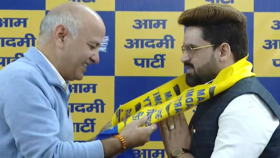 Delhi Election 2025: चुनाव से पहले BJP को झटका, प्रवेश रतन ने ​थामा AAP का हाथ; पटेल नगर से टिकट तय