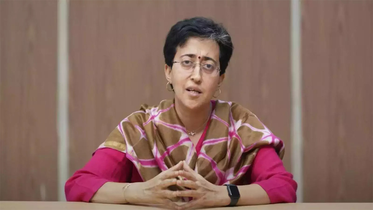 संसद हमले की बरसी पर दिल्ली CM आतिशी पर क्यों भाजपा नेता और स्वाति मालीवाल ने लगाया आरोप