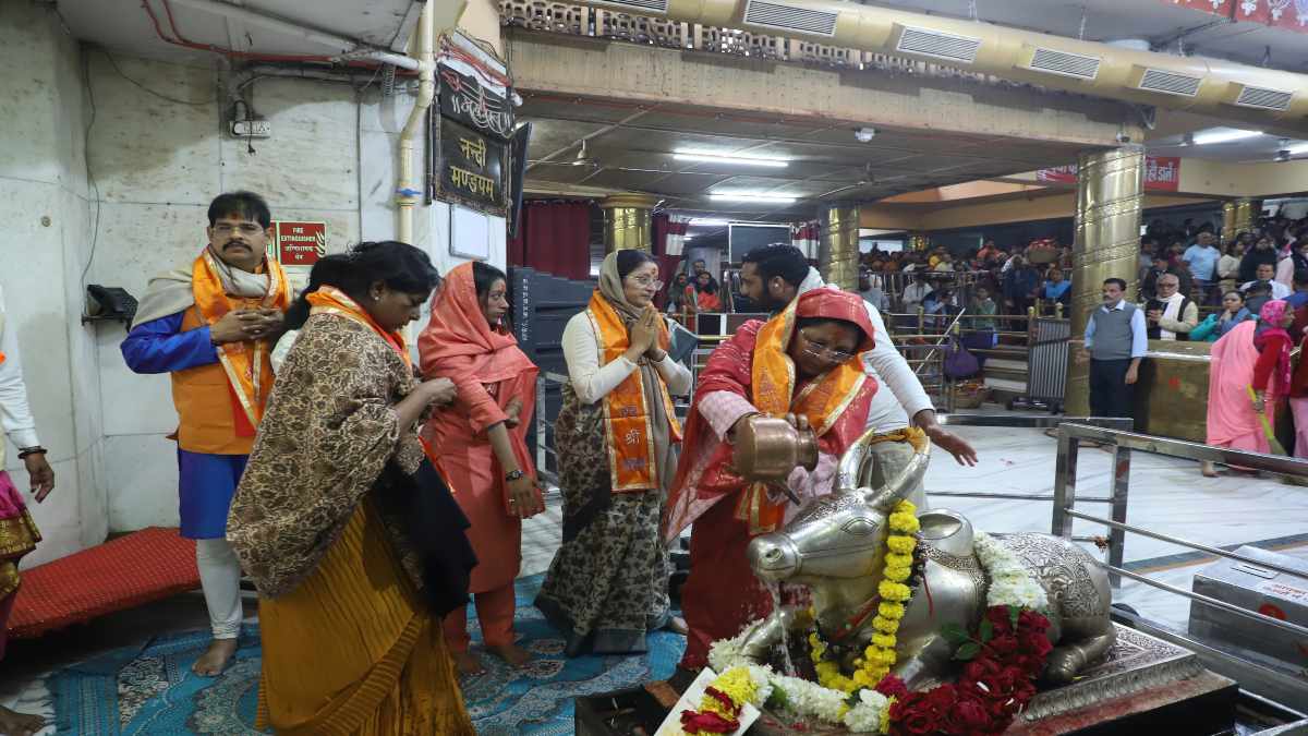 महाकाल के दरबार पहुंचीं केंद्रीय मंत्री: अन्नपूर्णा देवी ने भगवान महाकालेश्वर के किए दर्शन, नंदी हॉल में बैठकर लगाया ध्यान