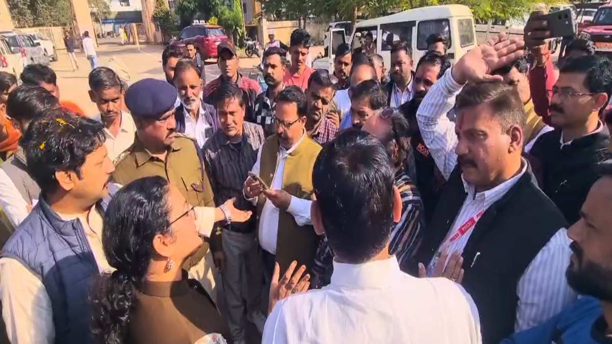 केंद्रीय मंत्री सिंधिया की प्रेस कॉन्फ्रेंस का बहिष्कार, इस वजह से पत्रकारों ने लिया फैसला