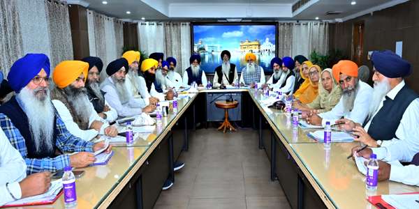 SGPC ने बादल पर हमले के बाद अंतरिम कमेटी की बुलाई बैठक, कई अहम मुद्दों पर होगी चर्चा