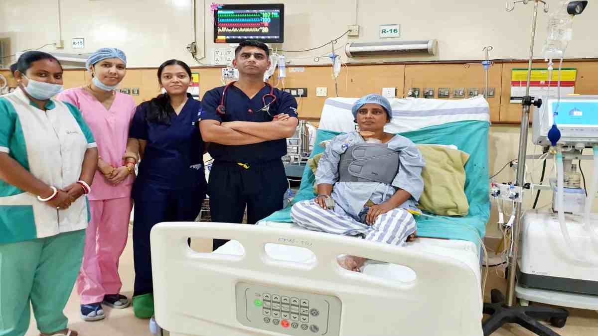 CM साय के निर्देश पर अंबेडकर अस्पताल में ओपन हार्ट सर्जरी की सुविधा शुरू, डॉ. कृष्णकांत साहू के नेतृत्व में महिला की हुई सफल ओपन हार्ट सर्जरी