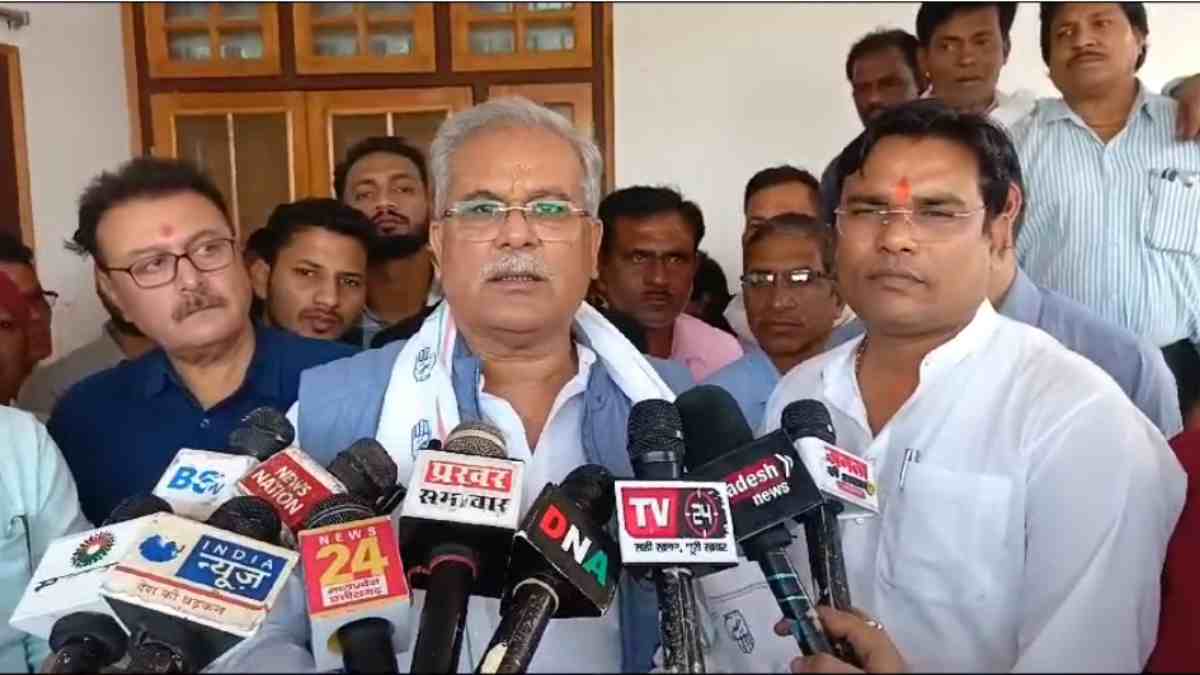 पूर्व सीएम भूपेश बघेल ने कहा – एक साल में सरकार की कोई उपलब्धि नहीं, अजय चंद्राकर दिल्ली के चक्कर लगा लिए पर कोई सुनवाई नहीं हो रही…