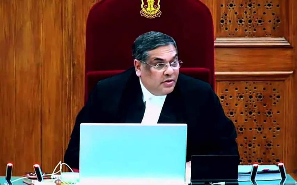 CJI Sanjiv Khanna: ‘सर 30 सेकेंड दे दीजिए…..’, जब 70 वकीलों ने की गुजारिश तो CJI संजीव खन्ना ने कर दिया चुप, जानें क्या है पूरा मामला
