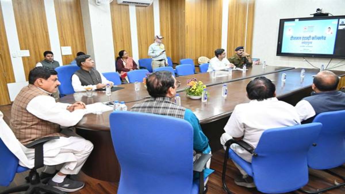 नर्मदापुरम में 6वीं रीजनल इंडस्ट्री कॉन्क्लेव: CM डॉ मोहन बोले- नर्मदा के तट पर निवेश और नवाचार का होगा संगम, 5 देशों के प्रतिनिधि होंगे शामिल   
