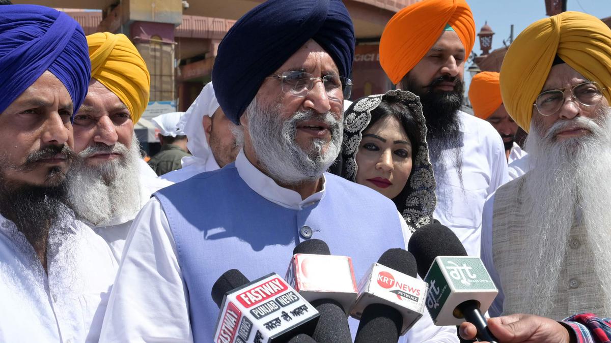 बादल पर हुए हमले को लेकर कैबिनेट मंत्री दलजीत सिंह चीमा ने सरकार पर लगाए गंभीर आरोप, जानिए क्या कहा ?