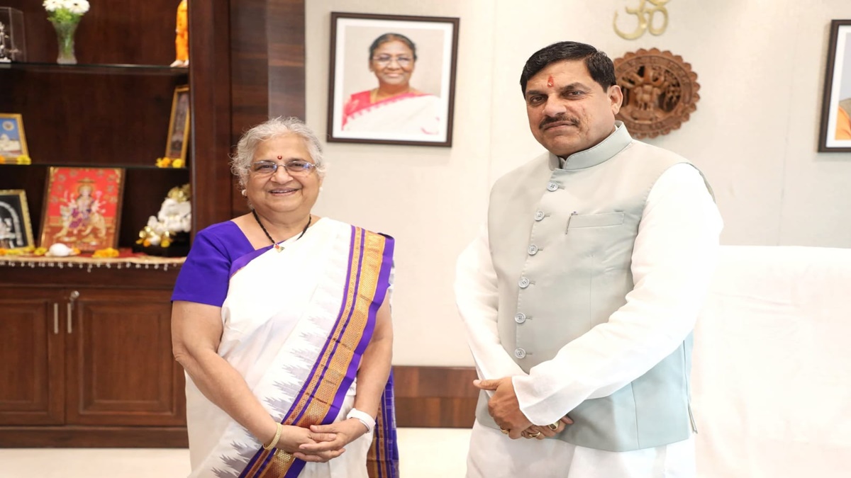 MP पहुंचीं ‘The Murty Trust’ की चेयरपर्सन सुधा मूर्ति, CM डॉ. मोहन ने किया स्वागत, IES यूनिवर्सिटी में छात्रों के दीक्षांत समारोह में हुईं शामिल