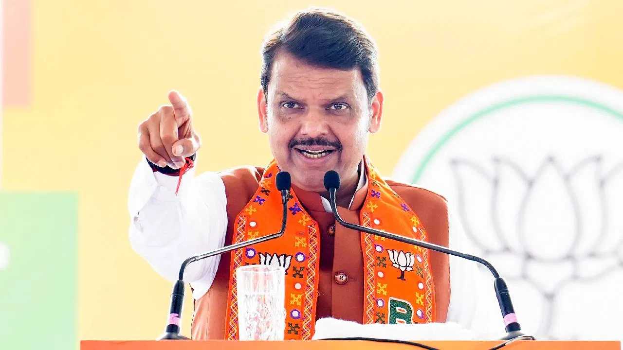 महायुति में फिर बढ़ी टेंशन! CM फडणवीस ने मंत्रियों के पर्सनल स्टाफ को हटाया, शिंदे गुट के मंत्री बोले- अब तो हमें अपने…