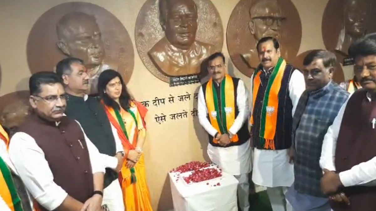 ‘आप सरकार में नहीं हो तो क्या दिनभर झूठ बोलोगे’, वीडी शर्मा ने कांग्रेस पर कसा तंज, बोले- हमारा एजेंडा सिर्फ काम करना  