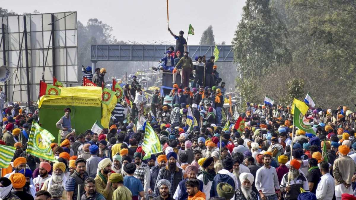 Farmers Protest: आज 45 हजार किसान करेंगे संसद भवन का घेराव, नोएडा के सटे सभी बॉर्डर पर अलर्ट, जानें क्या है इनकी मांगें
