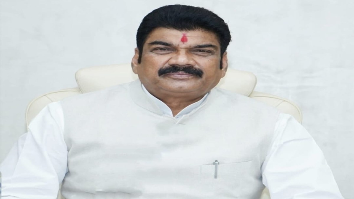 ‘इनकम टैक्स के निशाने पर मंत्री गोविंद राजपूत’: नेता प्रतिपक्ष ने कहा- मंत्री के परिवार की 195 एकड़ जमीन की जांच शुरू, BJP बोली- जद में कांग्रेस नेता भी आएगा तो बख्शा नहीं जाएगा