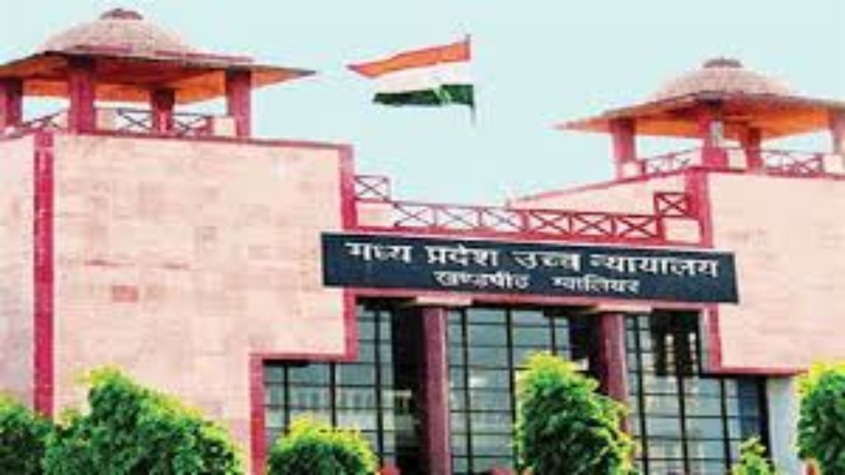 स्कूली छात्र को प्रताड़ित करने का मामला: हाईकोर्ट ने दिए दो शिक्षकों के ट्रांसफर के आदेश, प्रबंधन से मांगा जवाब, डर के कारण कई दिनों से स्कूल नहीं गया था बच्चा  