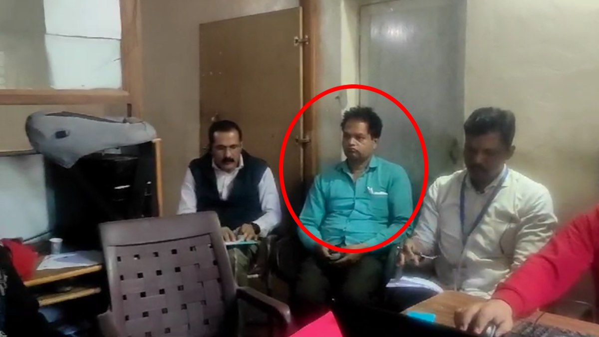 लोकायुक्त की रडार पर छिंदवाड़ा: साढ़े 12 हजार की रिश्वत लेते धराया सचिव, ठेकेदार ने की थी शिकायत