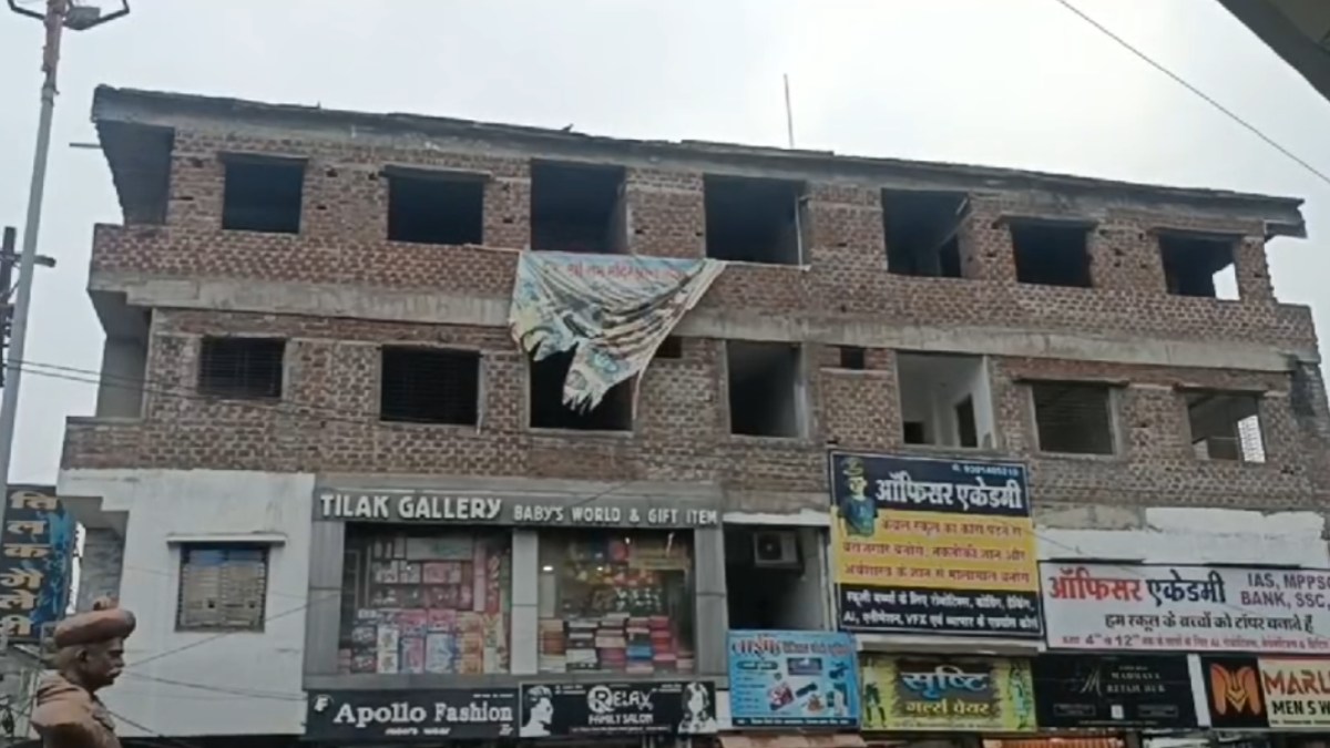 चार सौ बीसी का मामला: पहले तीन लोगों को बेची जमीन, फिर अपनी बताकर निर्माण की ले ली अनुमति, अब नगर पालिका दर्ज कराएगी FIR  