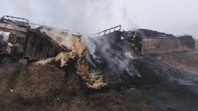 कालाहांडी : भवानीपटना में भीषण ट्रक दुर्घटना… जिंदा जले 2 ट्रक चालक !