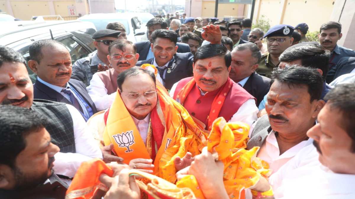 इंदौर पहुंचे बीजेपी राष्ट्रीय अध्यक्ष जेपी नड्डा: CM डॉ मोहन, VD शर्मा ने किया स्वागत, इन कार्यक्रमों में होंगे शामिल