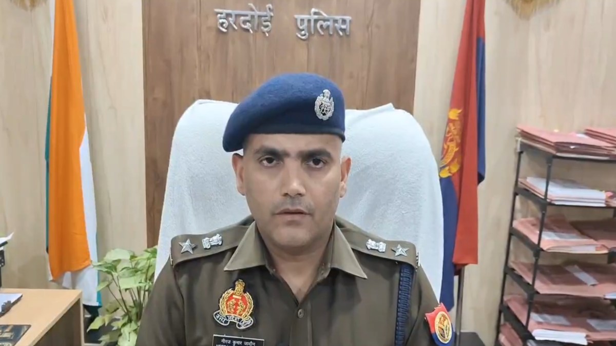 ‘I am sorry…’, ऐसा क्या हुआ कि हरदोई के SP ने सार्वजनिक रूप से मांगी माफी, देखें VIDEO