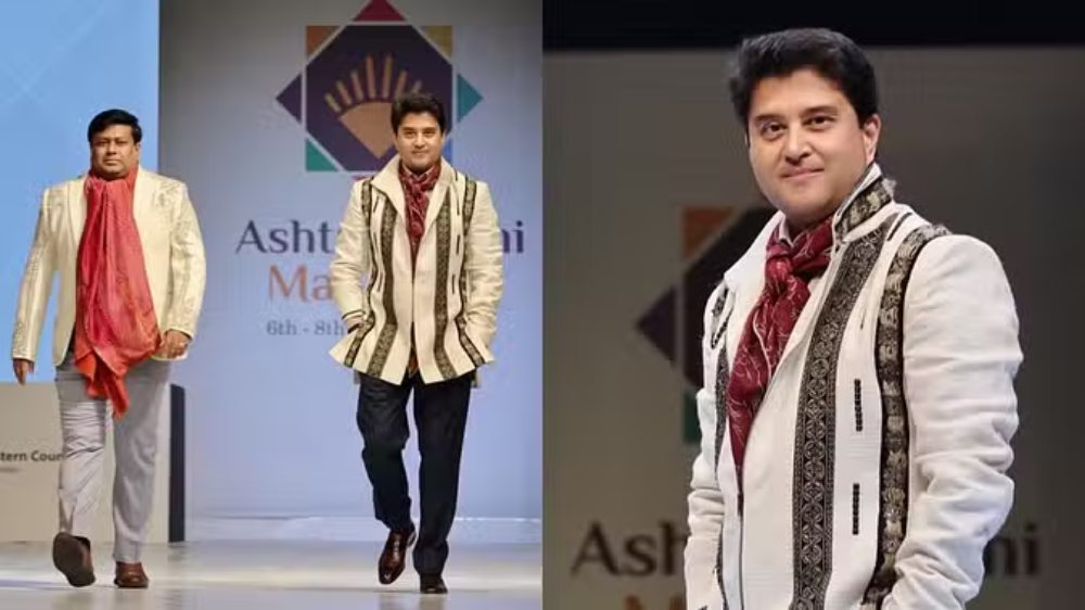 Jyotiraditya Scindia Ramp Walk Video: ज्योतिरादित्य सिंधिया ने फैशन शो में बिखेरा जलवा, ऐरी सिल्क जैकेट पहनकर रैंप वॉक करने उतरे तो देखते रह गए लोग 