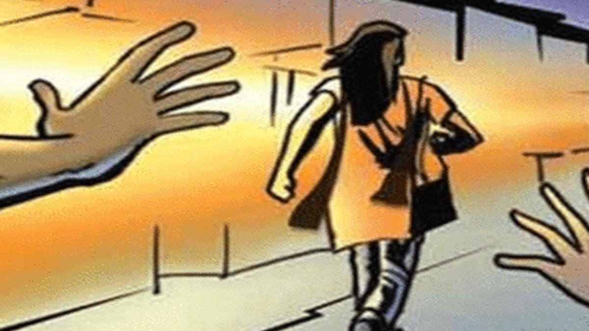 यूपी में पुलिस का खौफ खत्म! दिनदहाड़े युवती का अपहरण, परिजनों को दी गोली मारने की धमकी