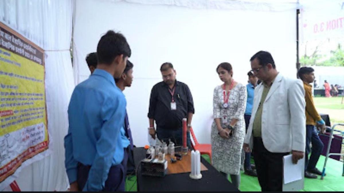 कलिंगा विश्वविद्यालय में मॉडल प्रतियोगिता 3.0 : 65 से अधिक स्कूलों के छात्रों ने लिया हिस्सा, महिला सुरक्षा पर आधारित जूते के मॉडल को मिला प्रथम पुरस्कार