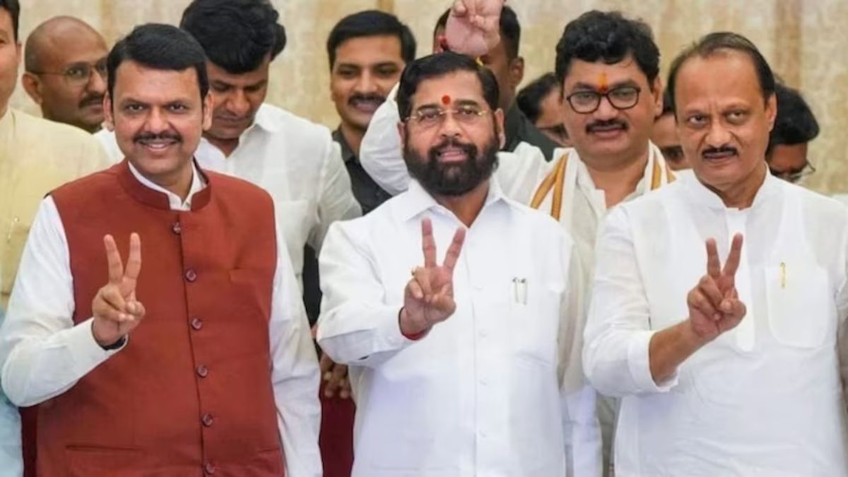 फडणवीस कैबिनेट के मंत्रियों की आ गई पूरी लिस्ट, 15 दिसंबर को होगा विस्तार, नागपुर में शपथ ग्रहण, Lalluram.Com पर पढ़े संभावित मंत्रियों का नाम