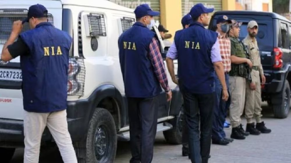 NIA Raid: आतंक के खिलाफ एनआईए का तगड़ा एक्शन, उत्तर प्रदेश-बिहार और महाराष्ट्र समेत 8 राज्यों में की ताबड़तोड़ छापेमारी, आपत्तिजनक दस्तावेज और इलेक्ट्रॉनिक उपकरण जब्त