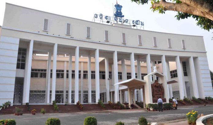 पांच वर्षों में ओडिशा के 594 सरकारी कर्मचारी रिश्वत लेते हुए पकड़े गए: मुख्यमंत्री