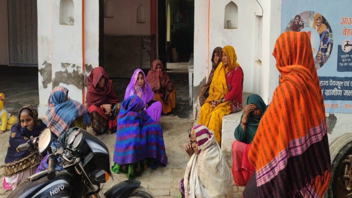 हत्या या आत्महत्या : संदिग्ध परिस्थितियों में युवक की मौत, पेड़ से लटकता मिला शव