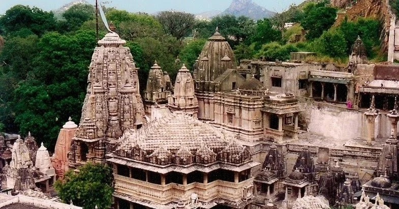 Rajasthan News: उदयपुर के एकलिंगजी मंदिर में नए नियम; स्कर्ट या हाफ पैंट पहनने पर नहीं मिलेगा प्रवेश, मोबाइल भी प्रतिबंधित
